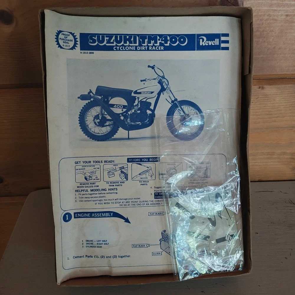 Vintage Revell H-1512 Suzuki TM-400 Dirt Motorcycle Kit Used Incomplete